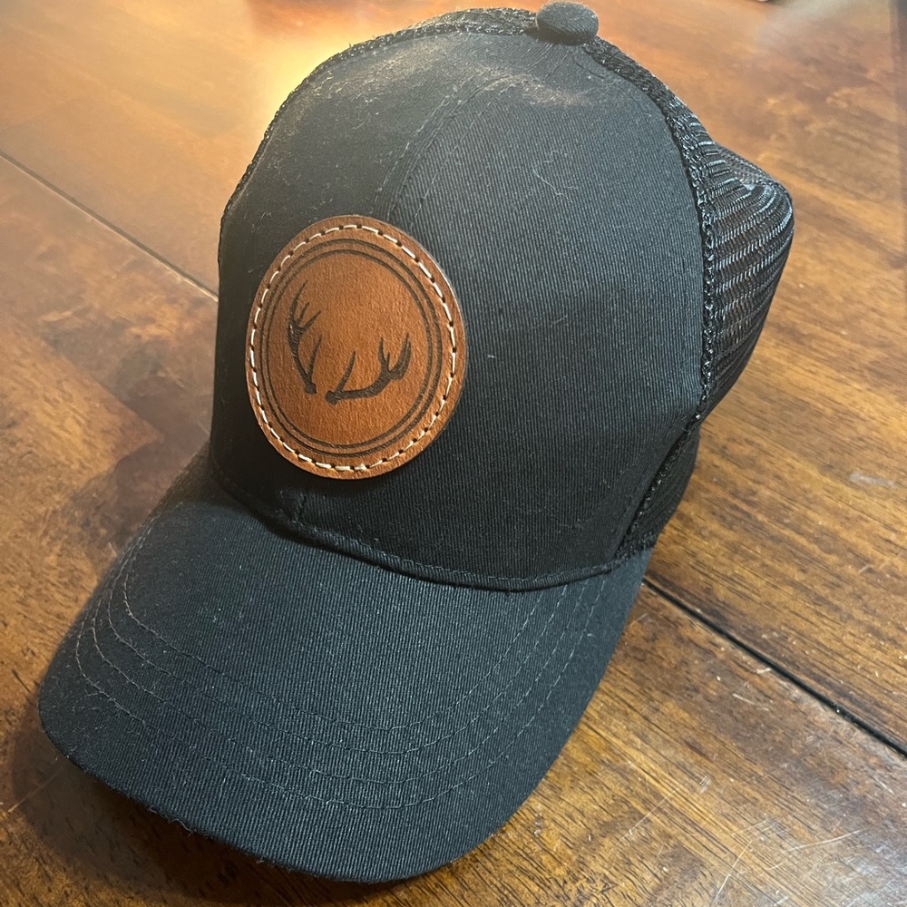 Her Wilderness ponytail hat